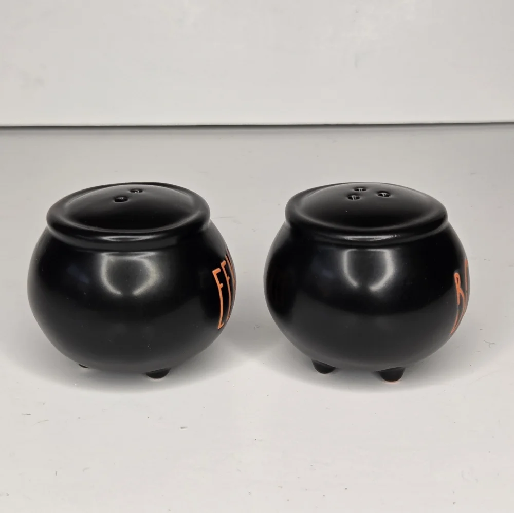 Rae Dunn Black‎ Halloween Cauldron Salt and Pepper Shakers BOO and EEK